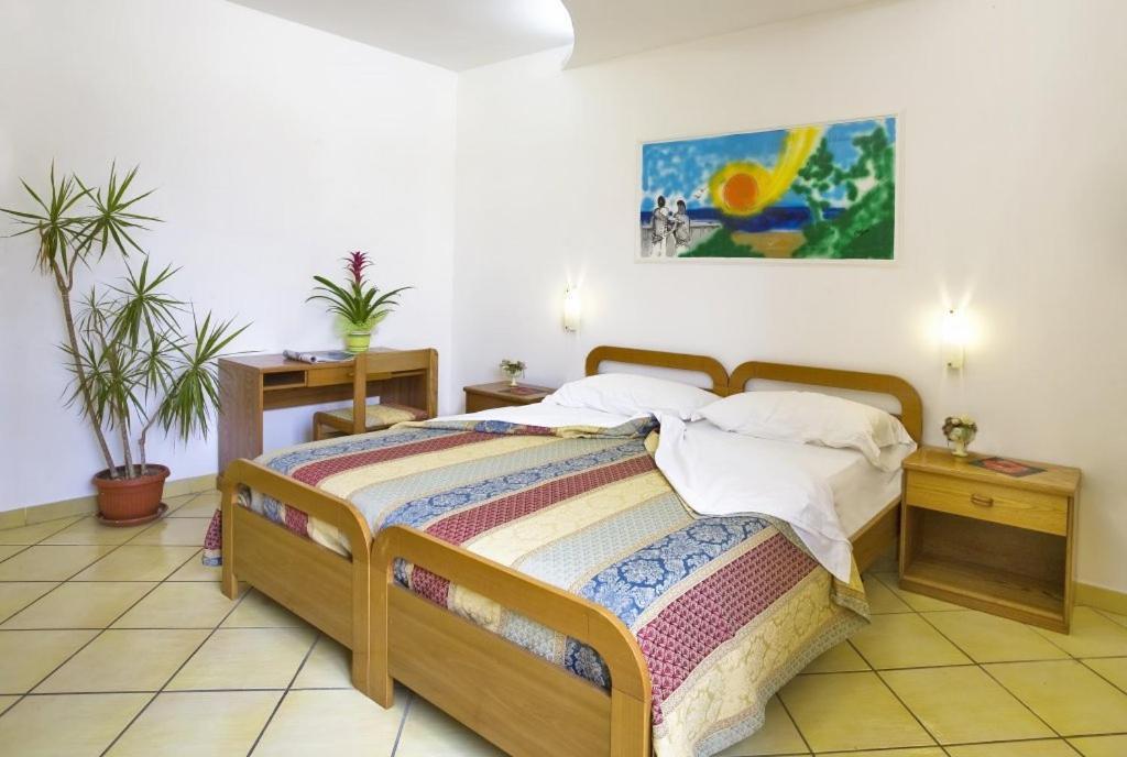Albergo Villa Hibiscus Forio di Ischia الغرفة الصورة