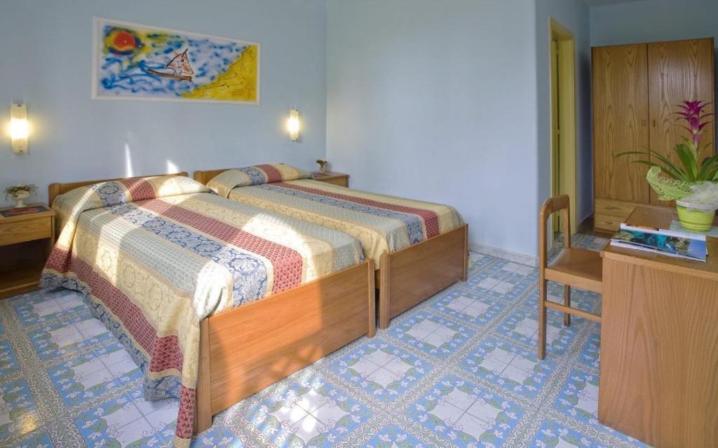 Albergo Villa Hibiscus Forio di Ischia الغرفة الصورة